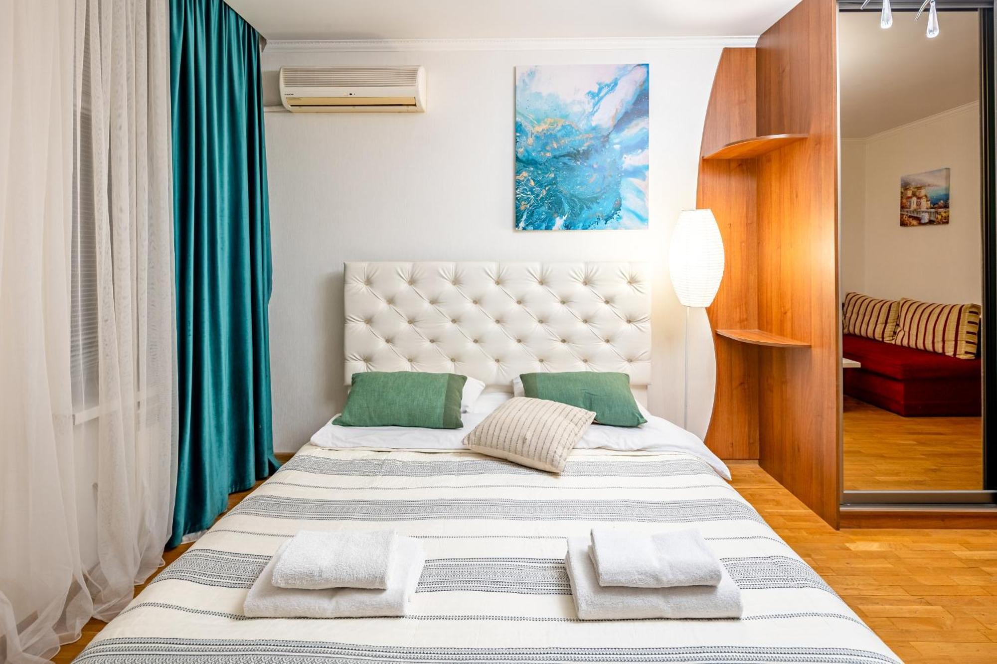 Just Another Comfy Apartment On The Main Squere. 2 Bedrooms, Own Heating, Ac Lviv Luaran gambar