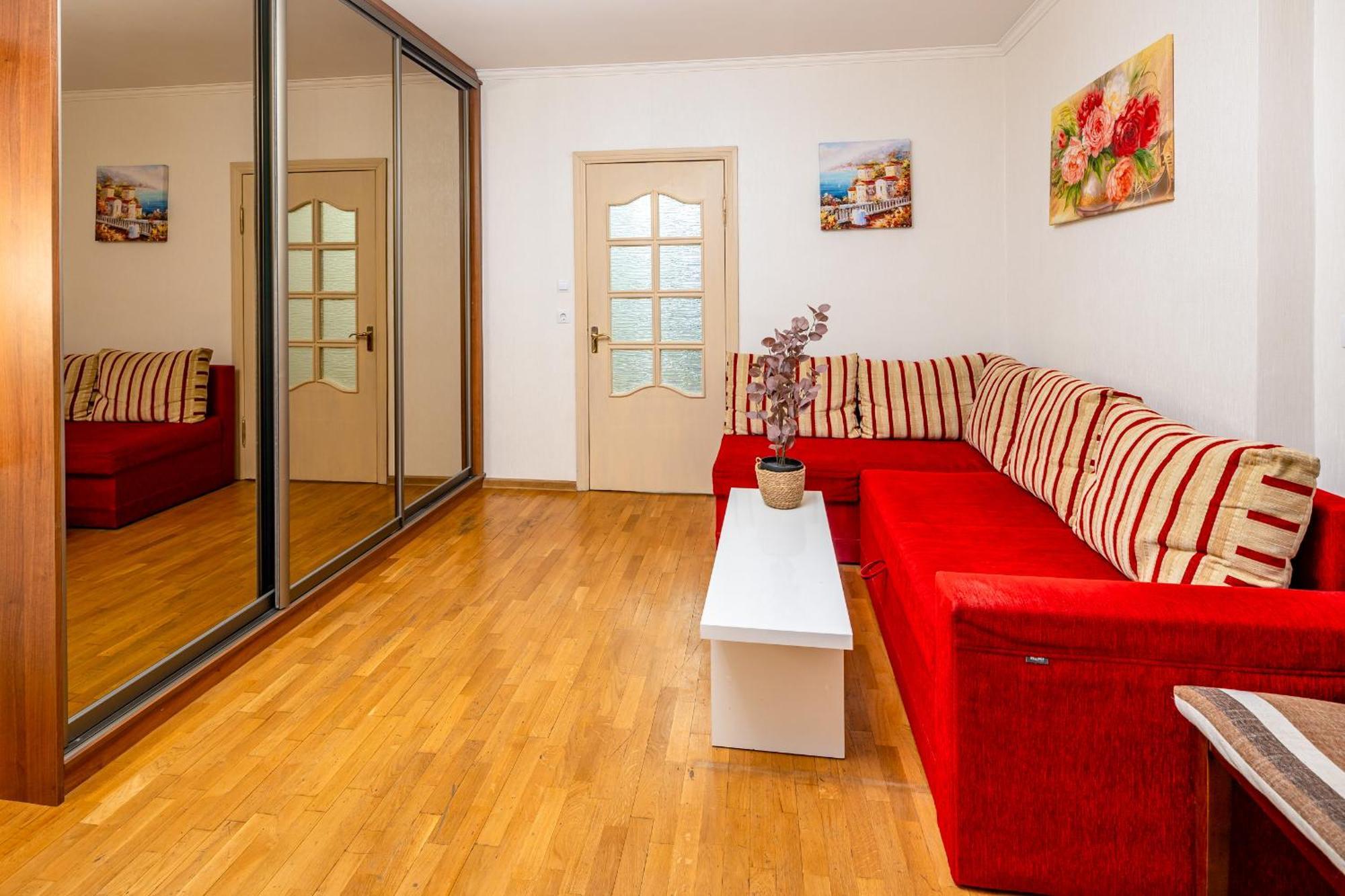 Just Another Comfy Apartment On The Main Squere. 2 Bedrooms, Own Heating, Ac Lviv Luaran gambar